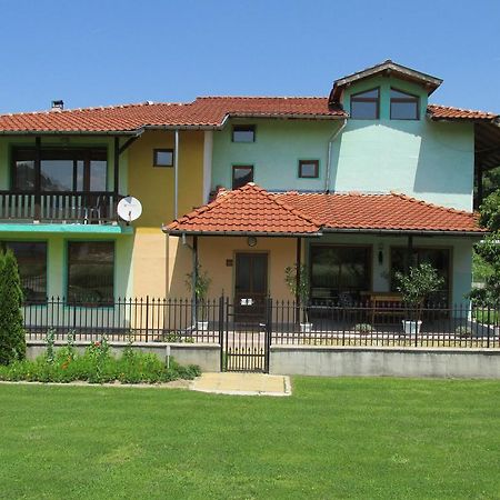 Pri Orehite Guesthouse オレシャク エクステリア 写真